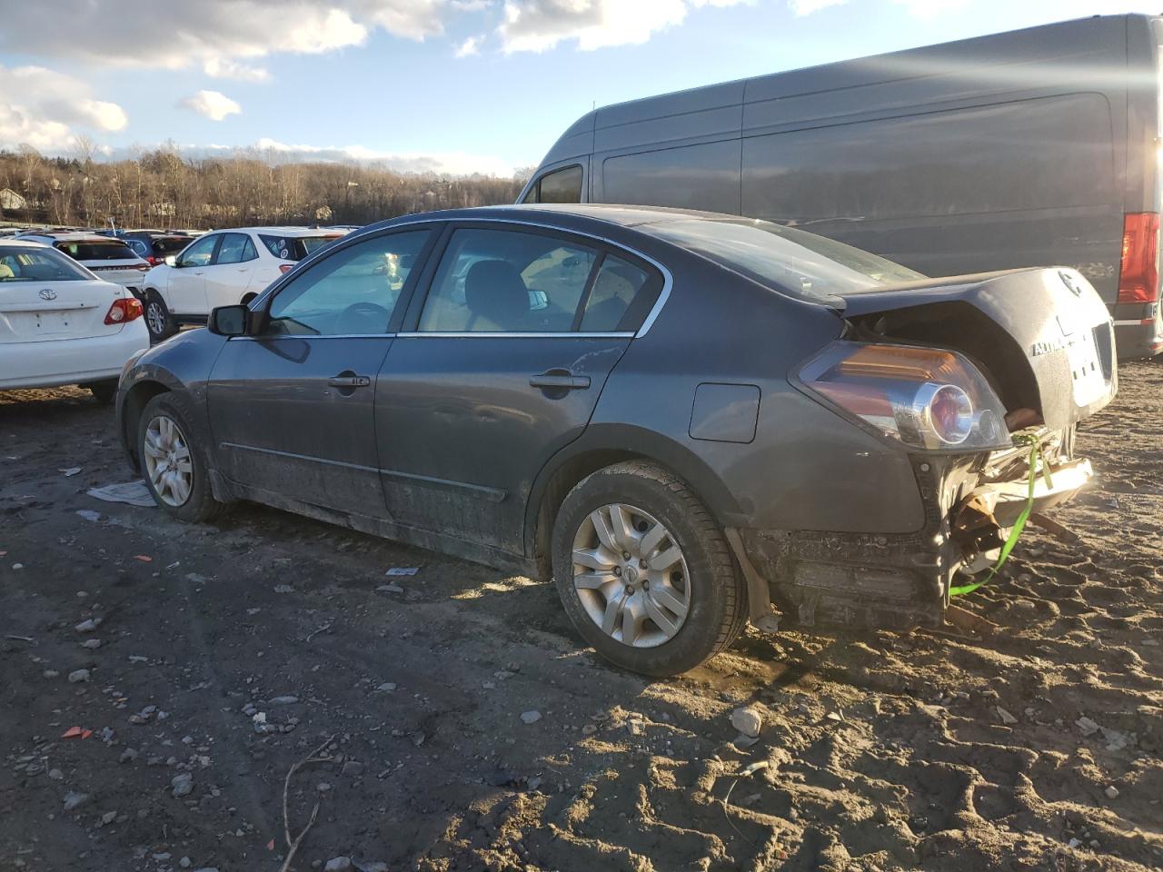 2010 Nissan Altima - Image 2