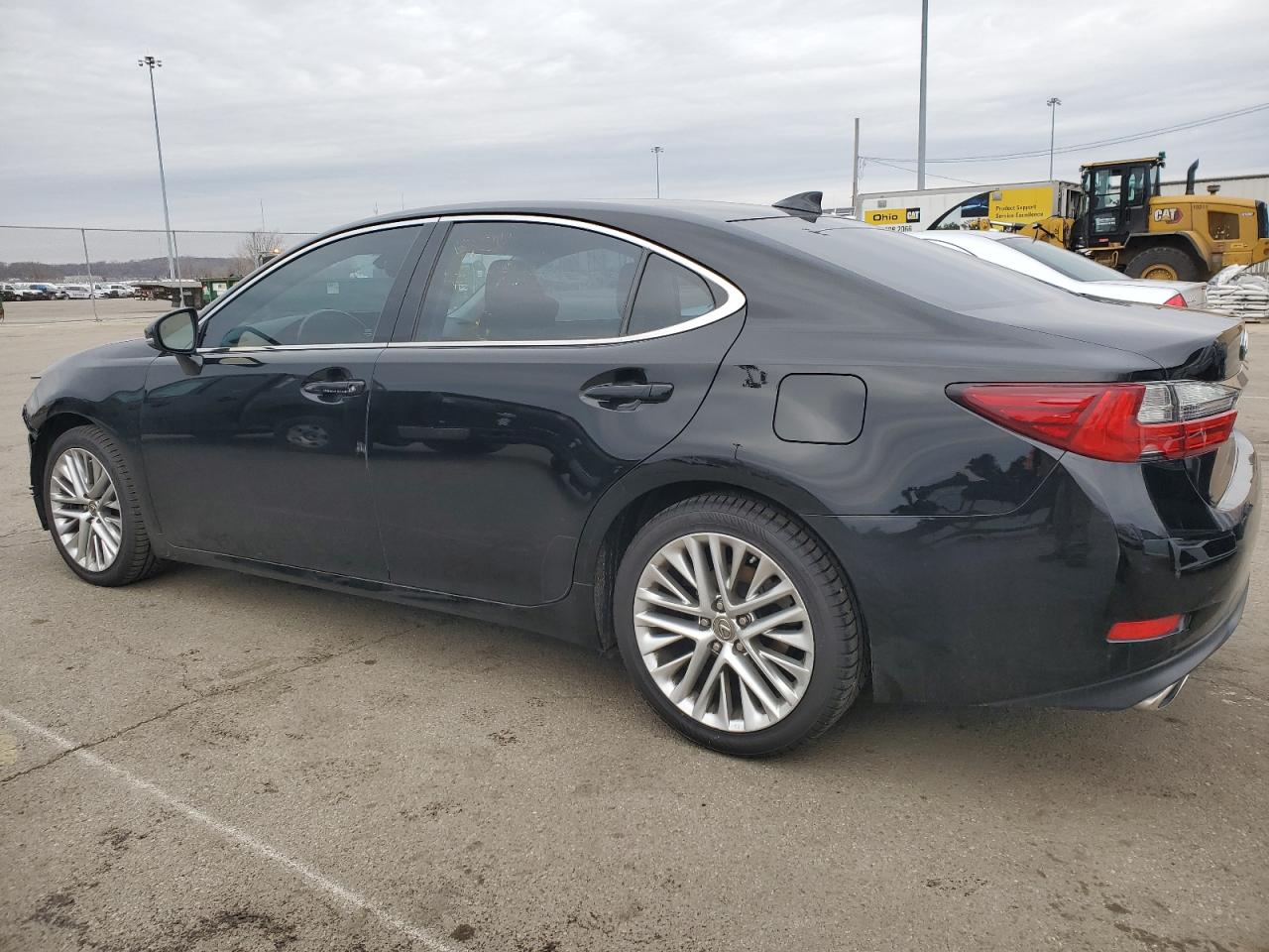 2016 Lexus ES - Image 2