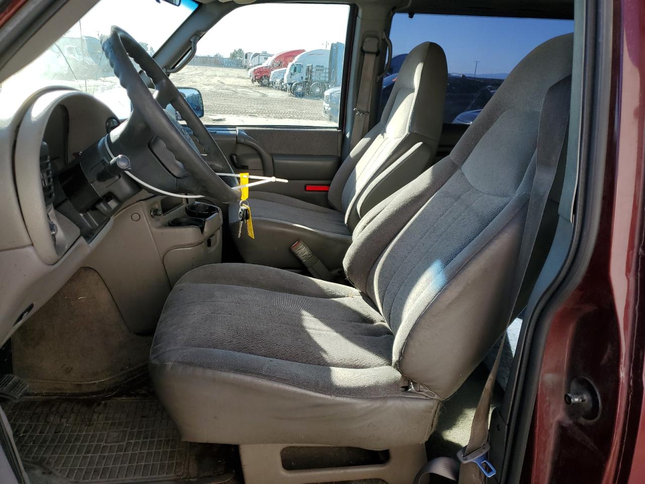 2003 Chevrolet Astro - Image 7