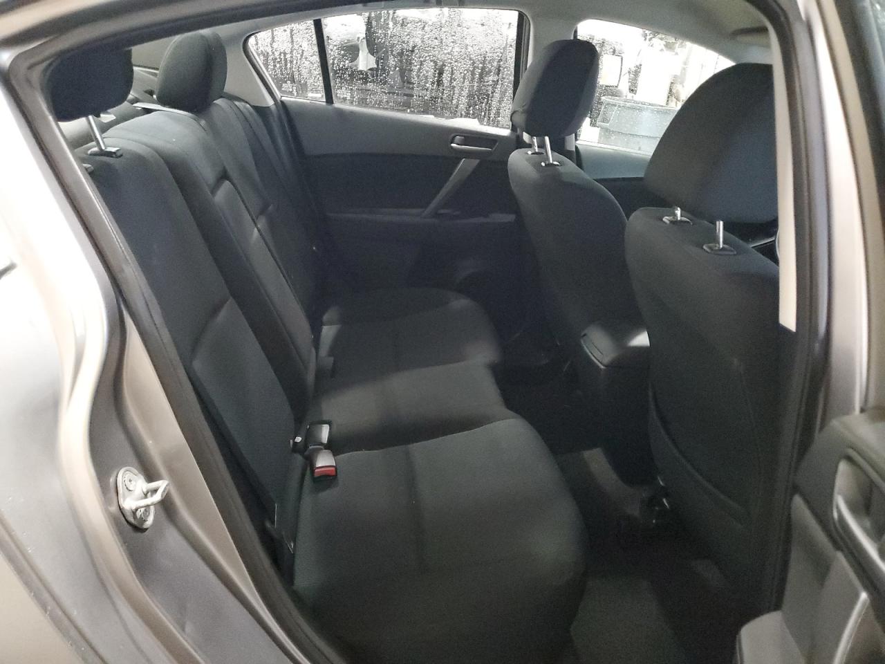 2010 Mazda 3 - Image 10