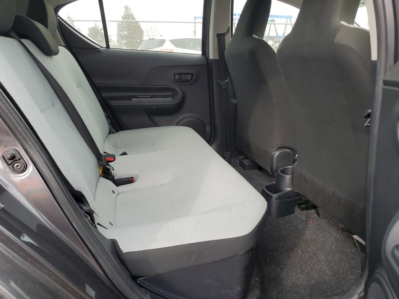 2018 Toyota Prius - Image 11