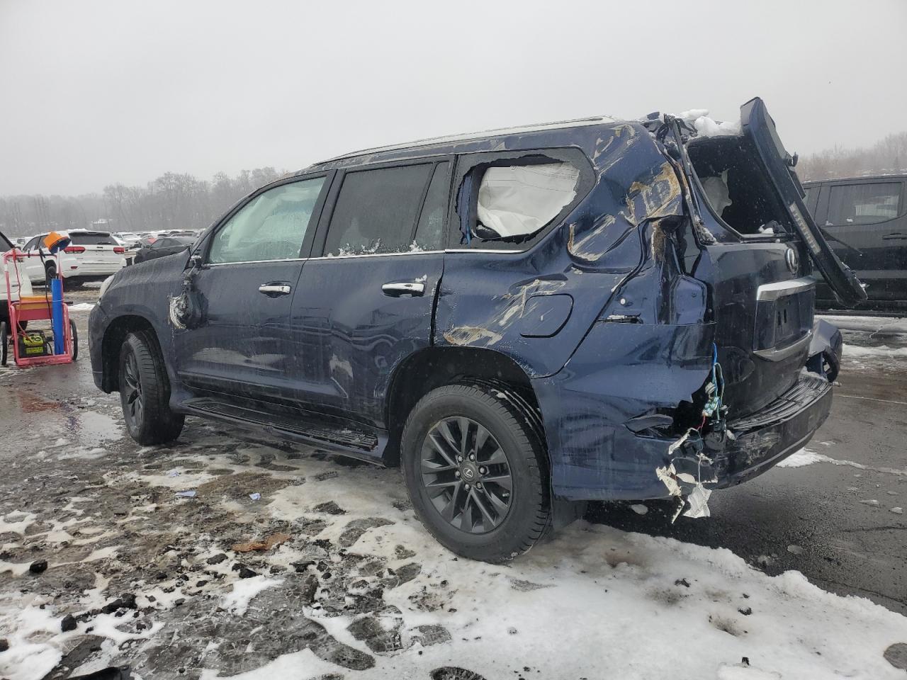 2021 Lexus GX - Image 2