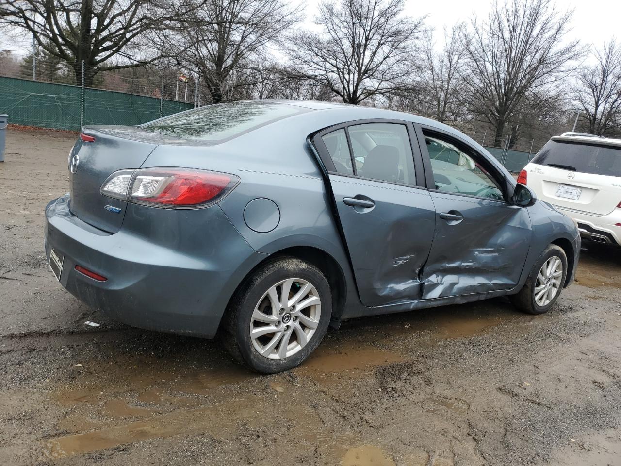 2013 Mazda 3 - Image 3