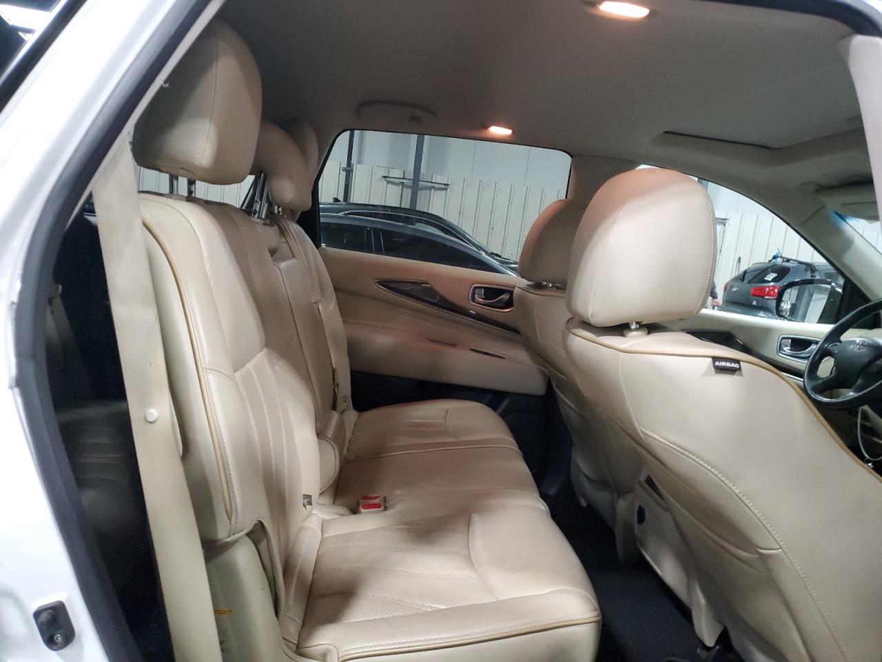 2015 Infiniti QX60 - Image 11