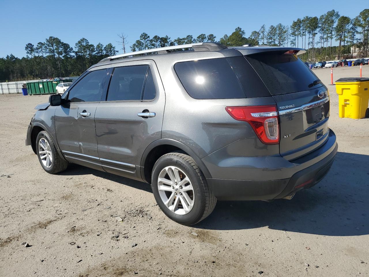 2015 Ford Explorer - Image 2