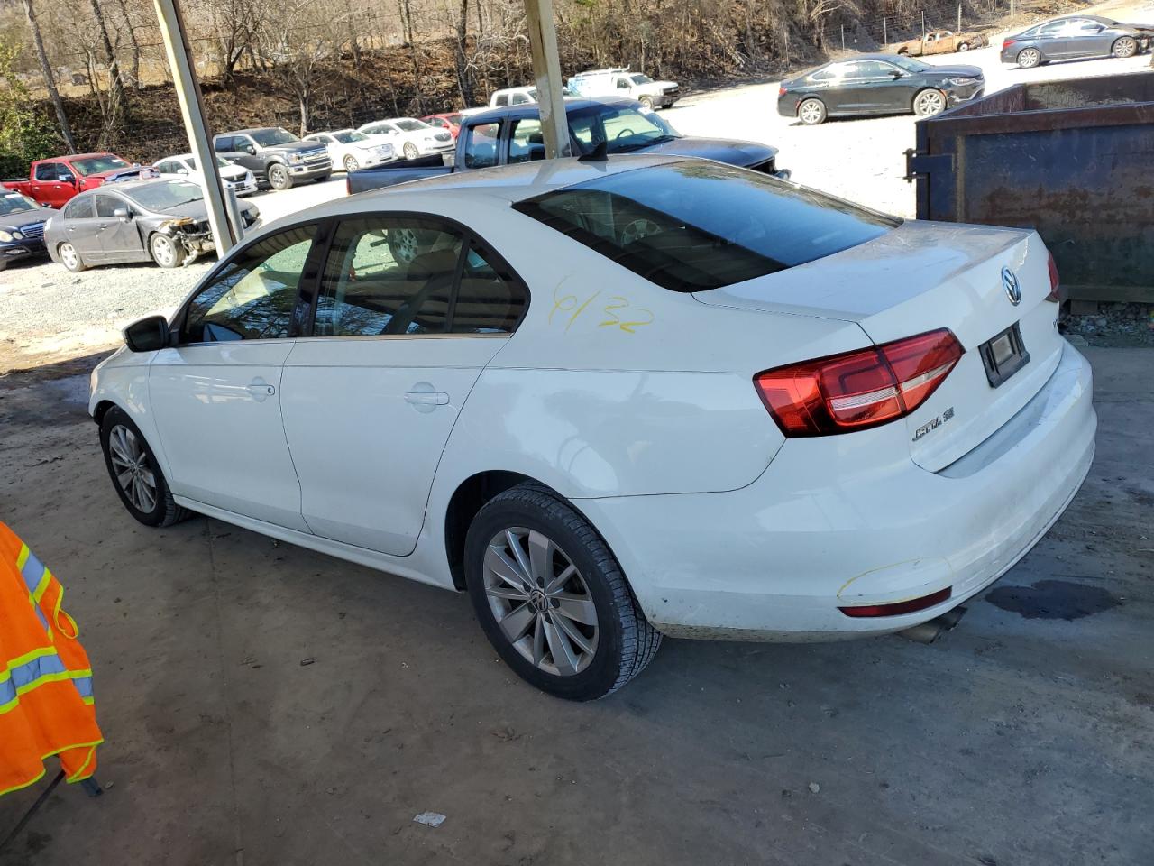 2015 Volkswagen Jetta - Image 2