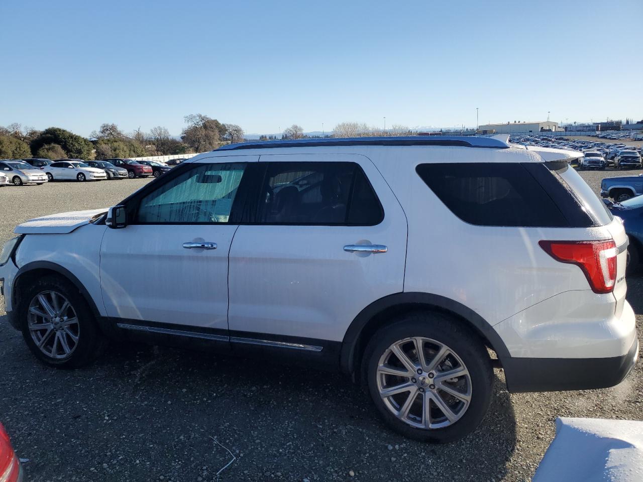 2016 Ford Explorer - Image 2