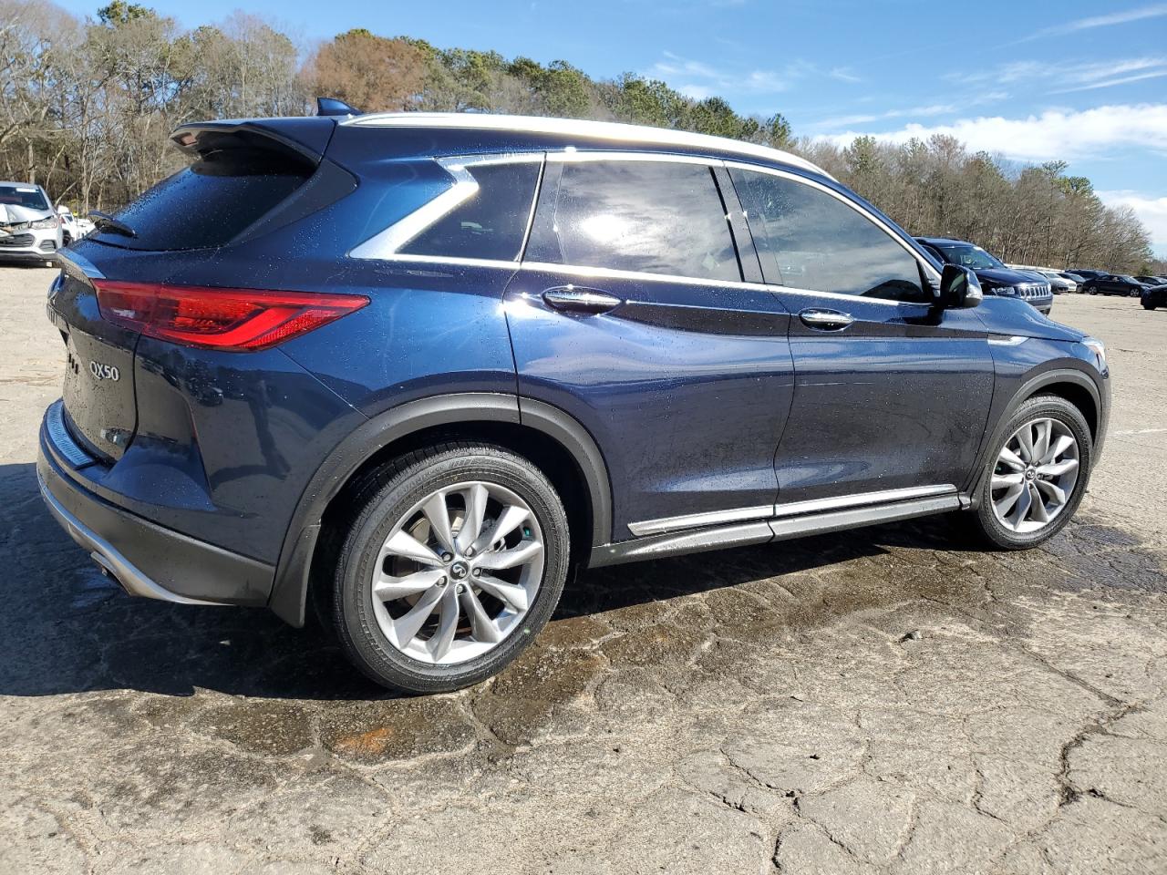 2019 Infiniti QX50 - Image 3