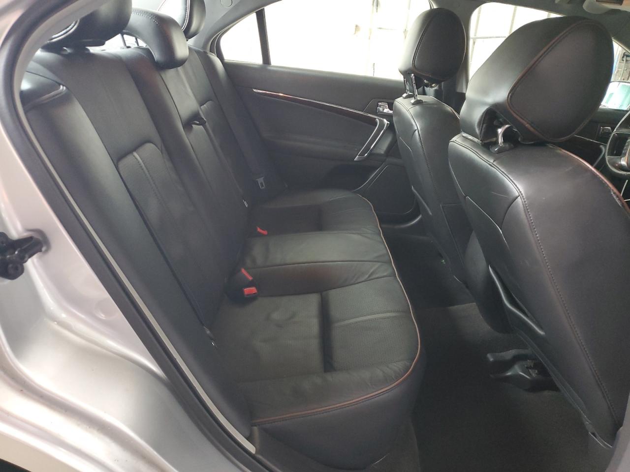 2012 Lincoln MKZ - Image 10