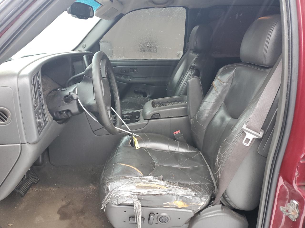 2004 Chevrolet Avalanche - Image 7