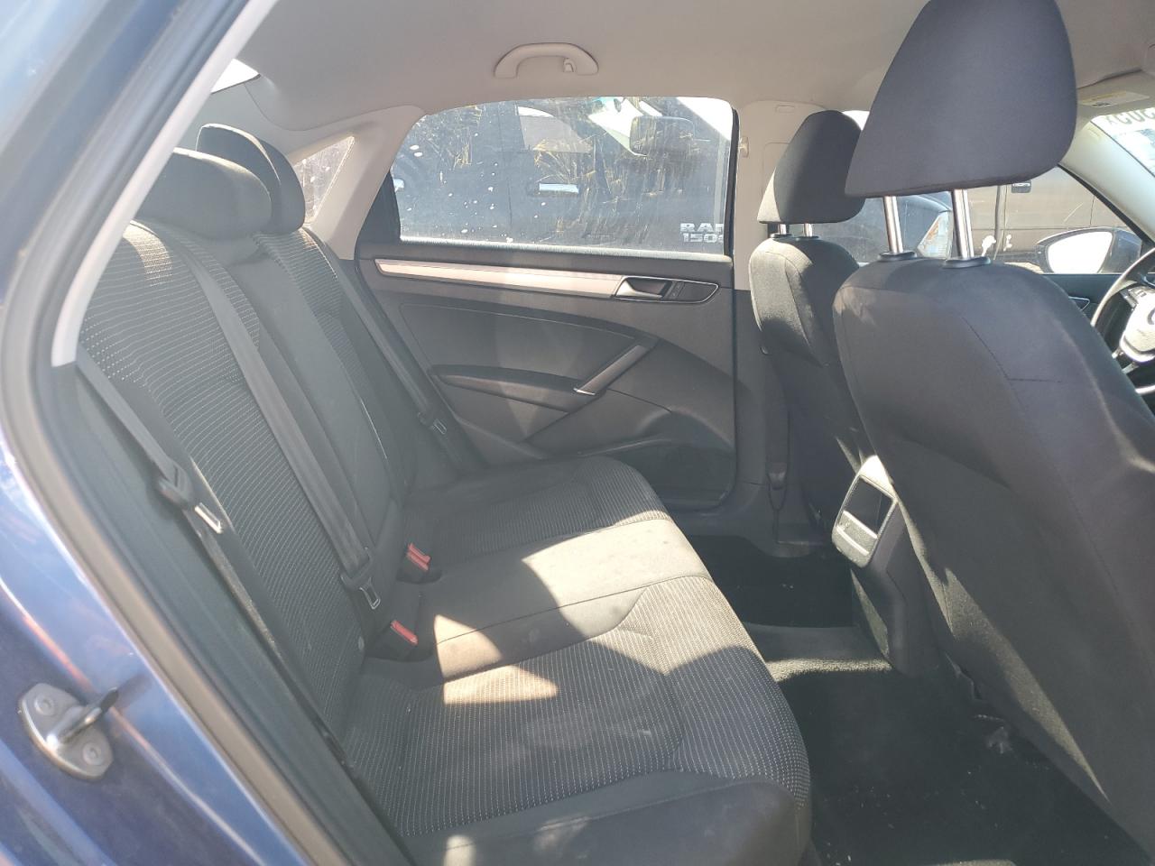 2016 Volkswagen Passat - Image 10