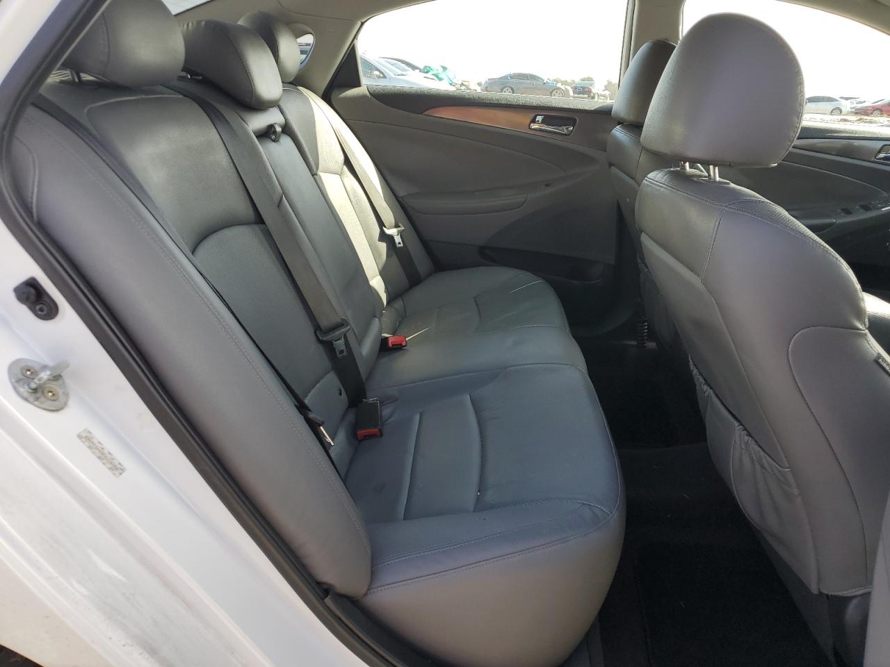 2015 Hyundai Sonata - Image 10