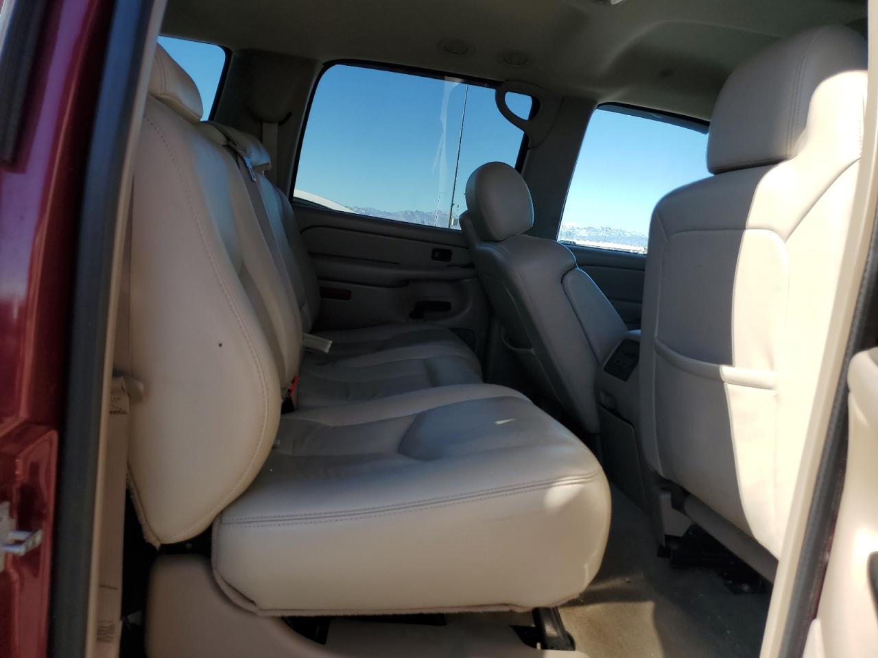 2005 GMC Yukon - Image 11