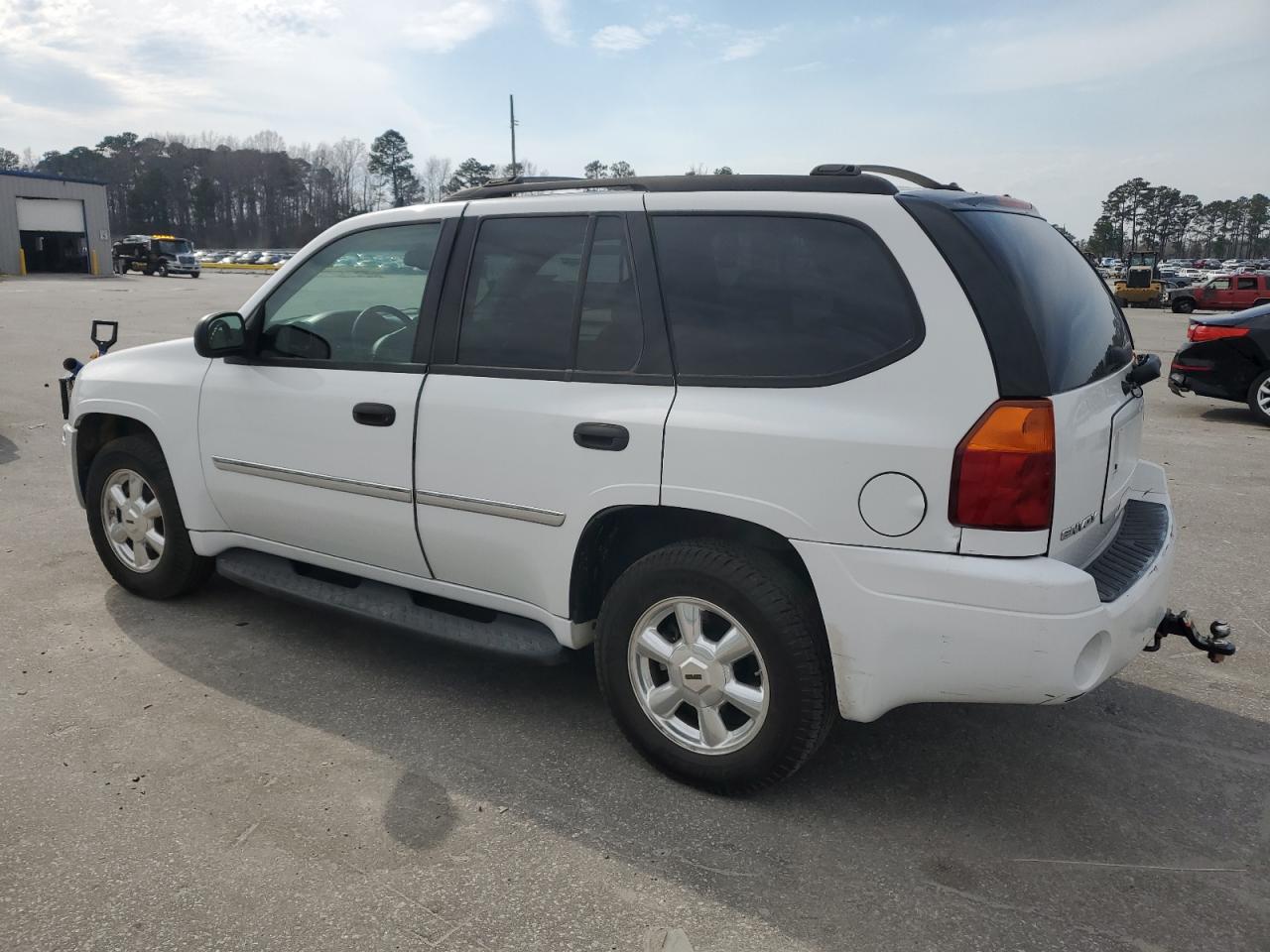 2007 GMC Envoy - Image 2
