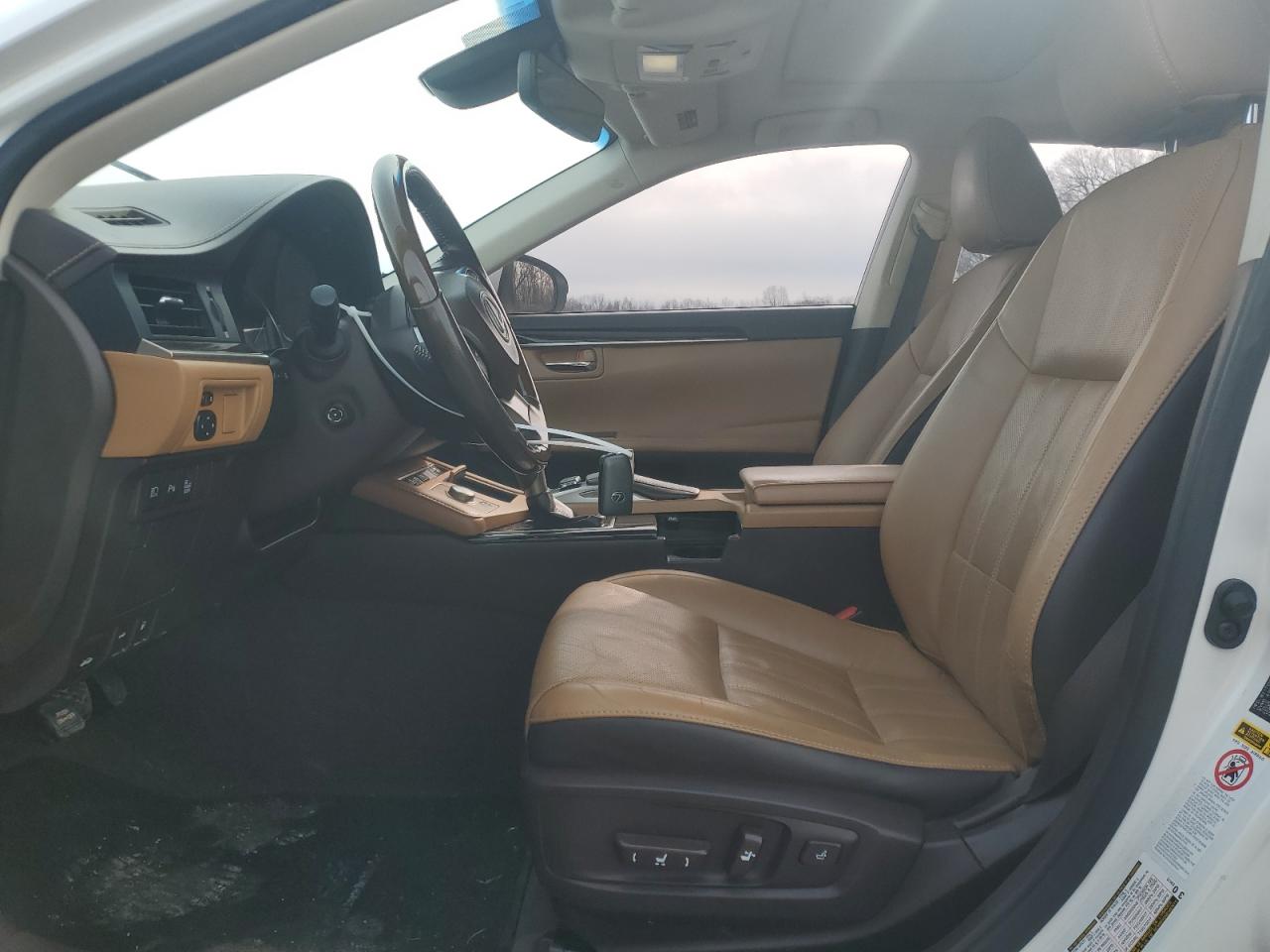 2016 Lexus ES - Image 7