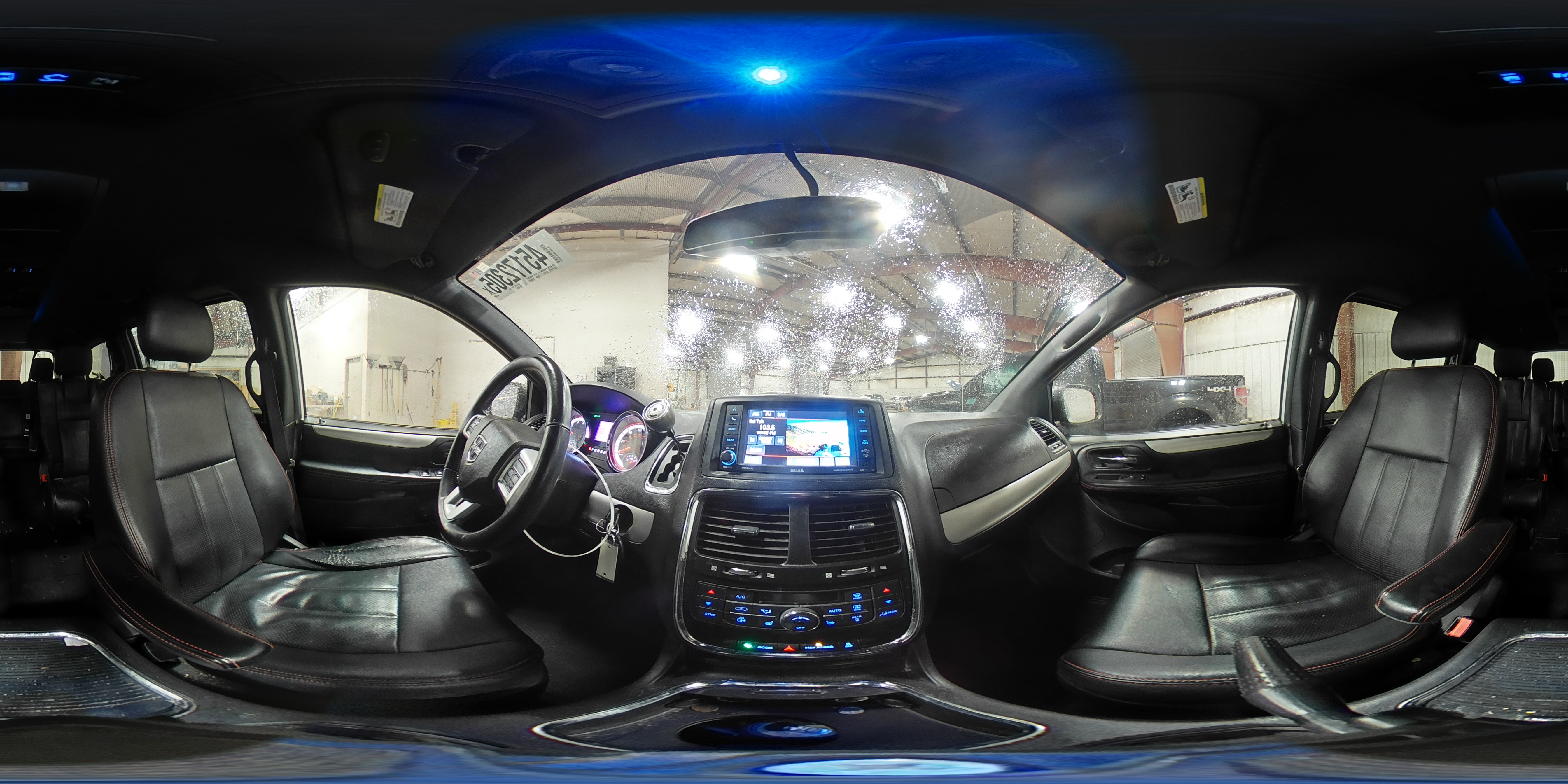 2015 Dodge Caravan - Image 16
