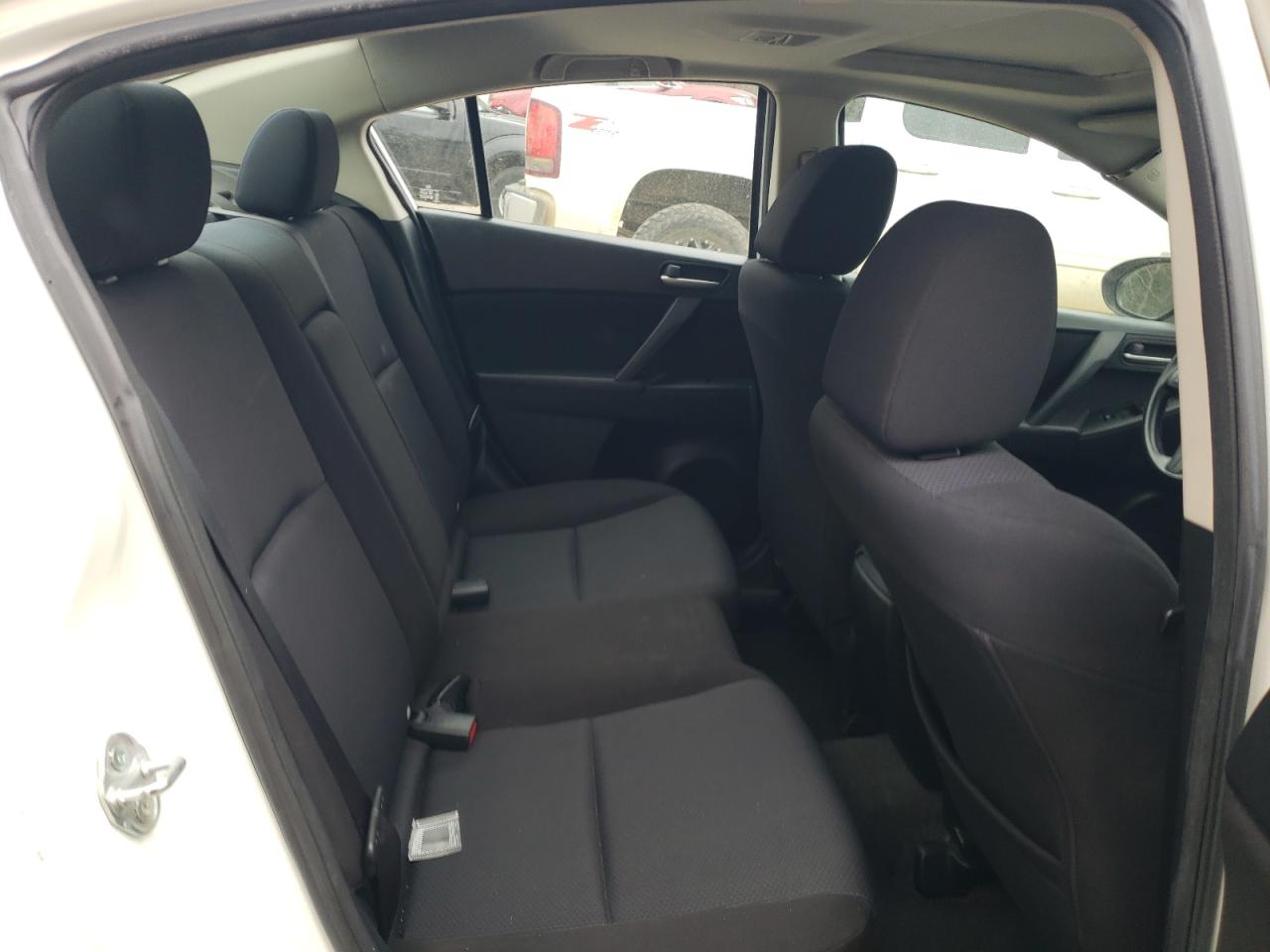 2011 Mazda 3 I VIN: JM1BL1VF4B1388396 Lot: 44781535