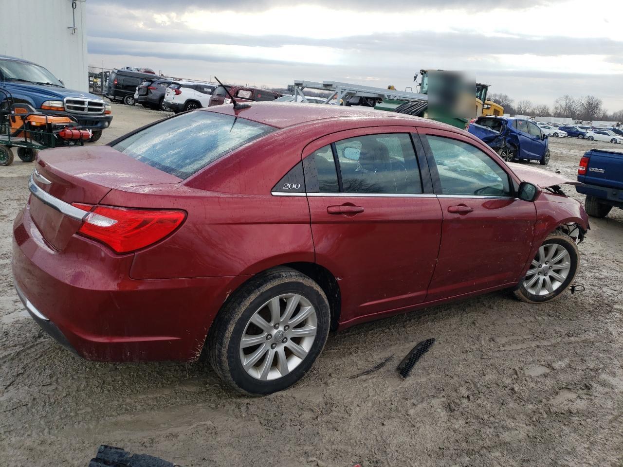 2013 Chrysler 200 - Image 3