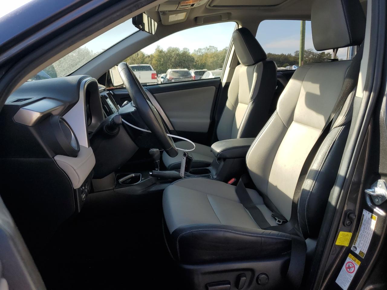 2017 Toyota RAV 4 - Image 7