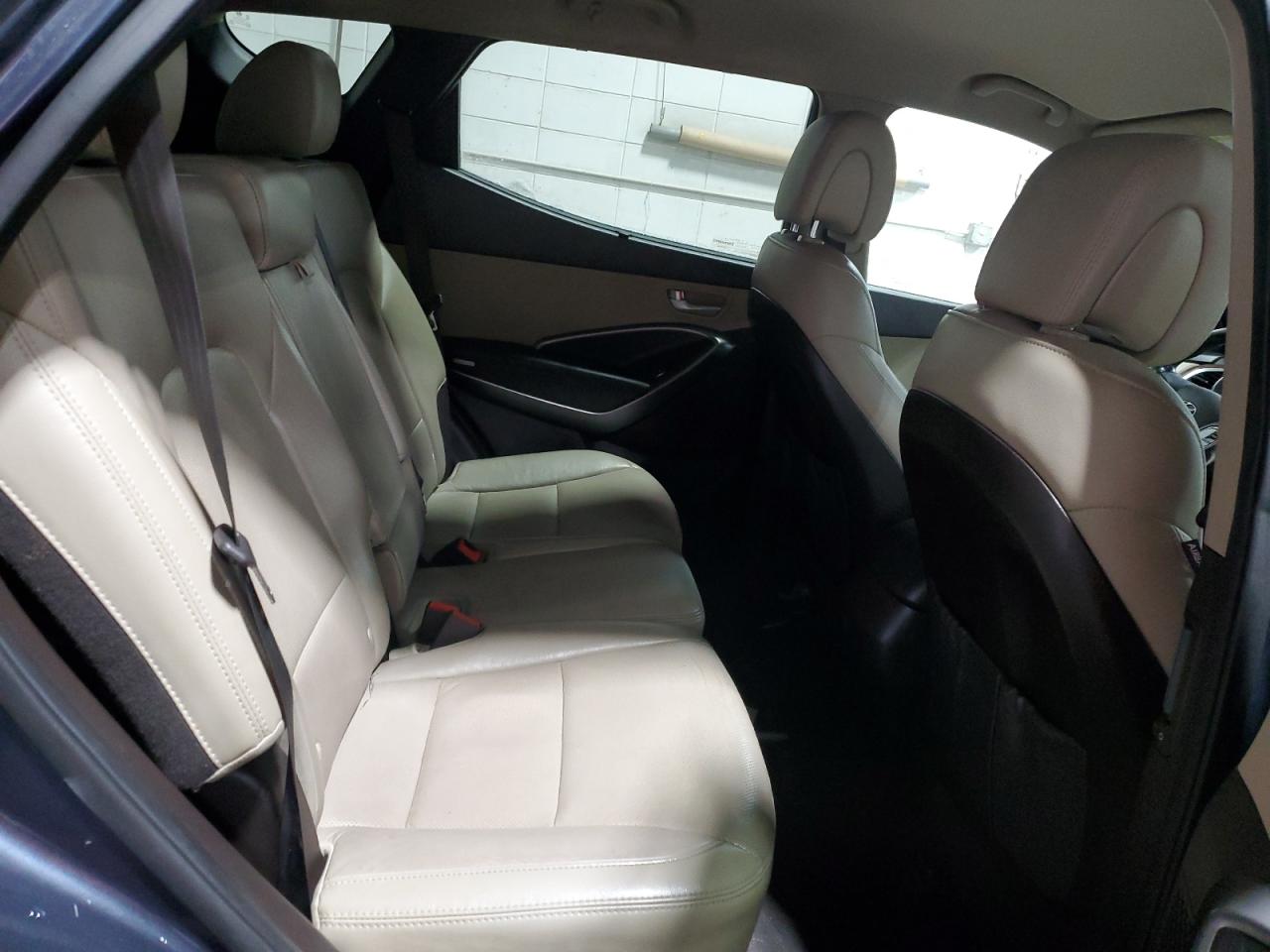 2018 Hyundai Santa Fe - Image 11