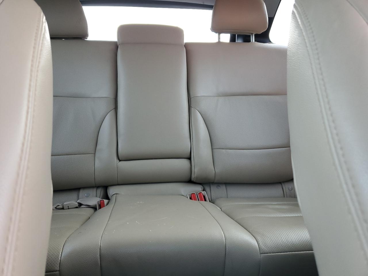 2018 Subaru Outback - Image 10