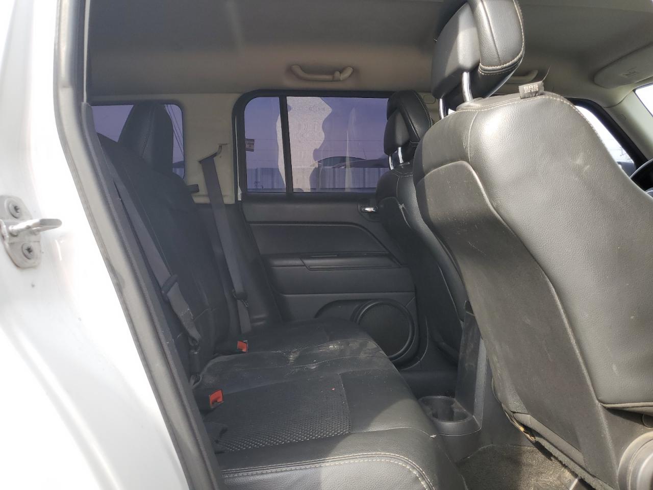 2016 Jeep Liberty (Patriot) - Image 11