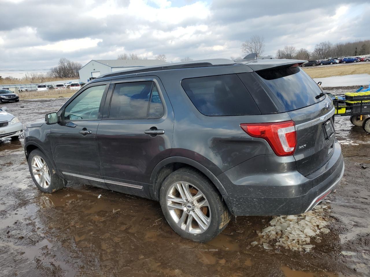 2016 Ford Explorer - Image 2