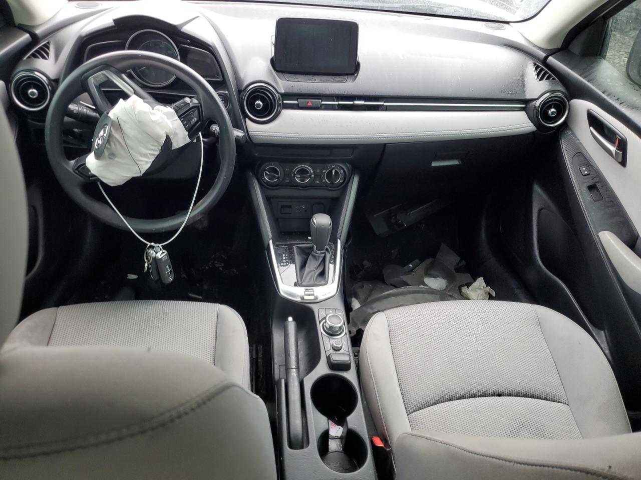 2020 Toyota Yaris - Image 8