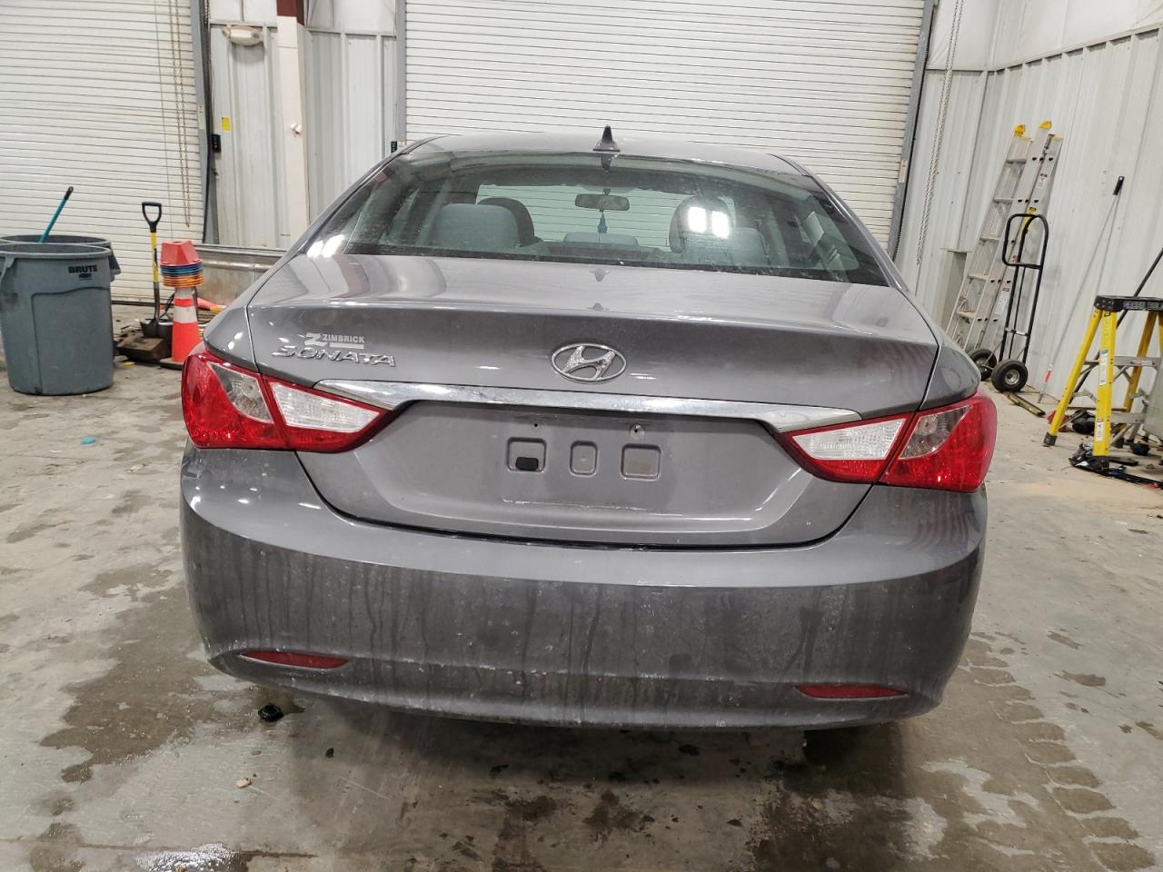 2011 Hyundai Sonata - Image 6