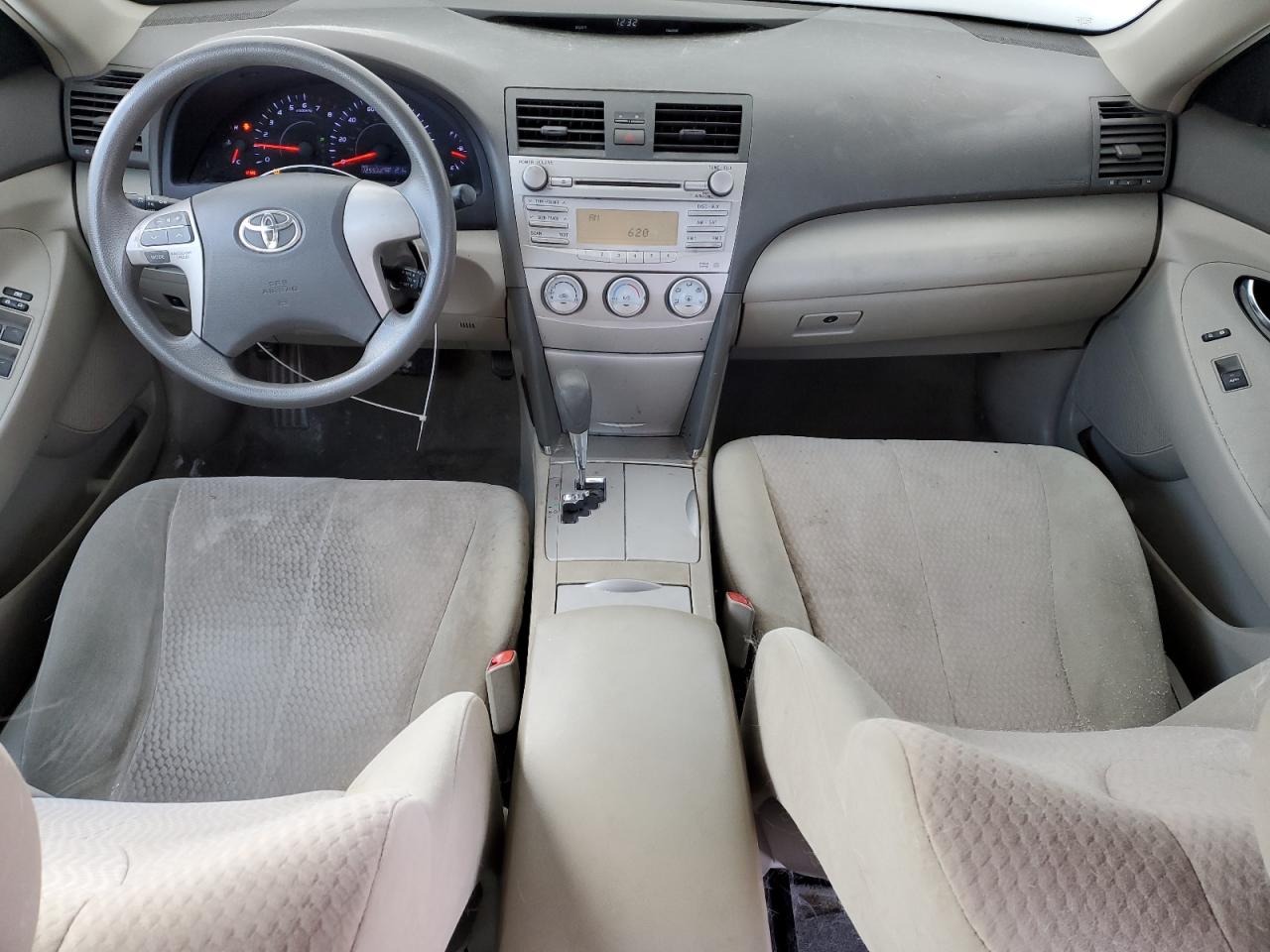 2011 Toyota Camry - Image 8
