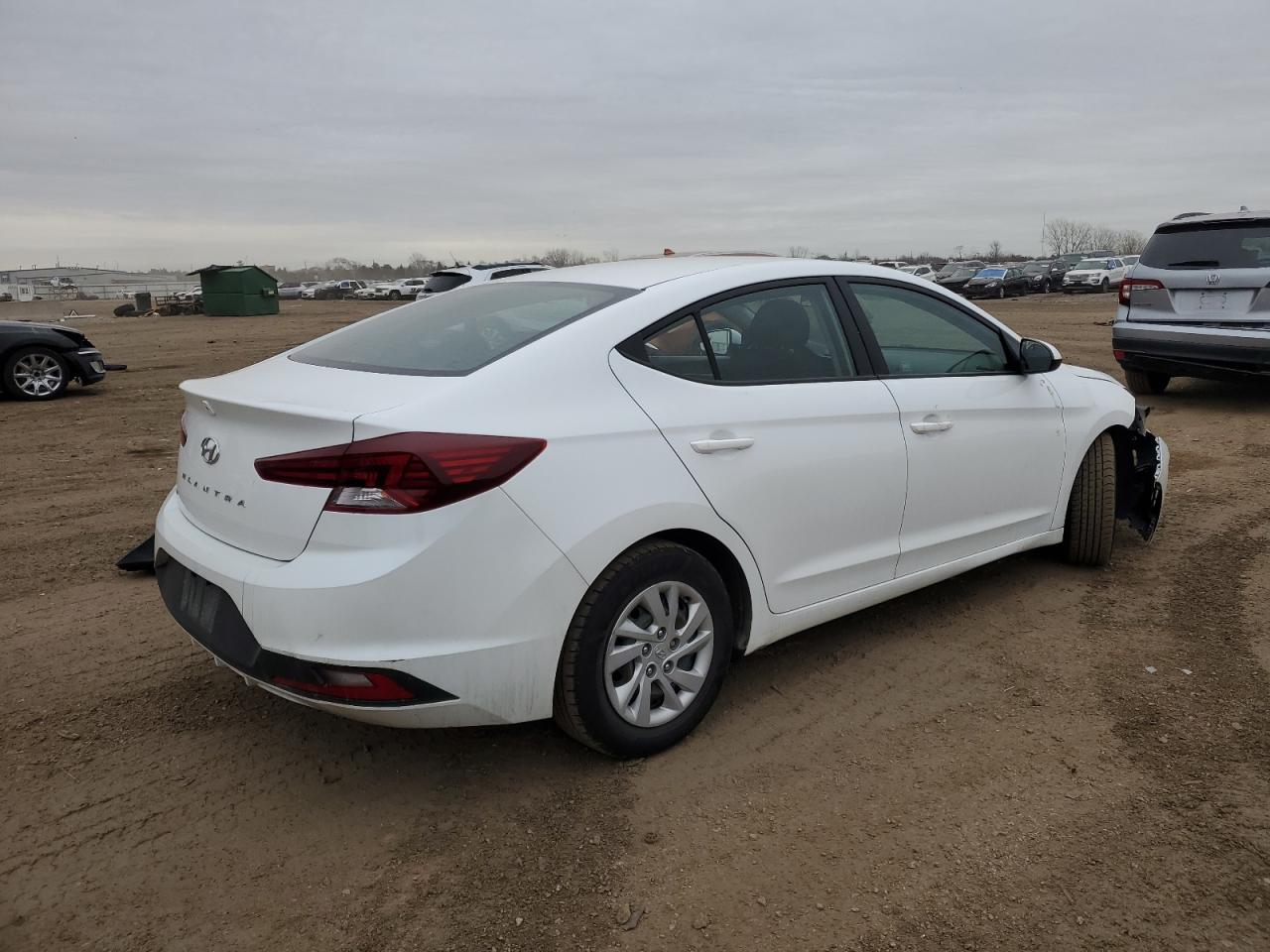 2019 Hyundai Elantra - Image 3