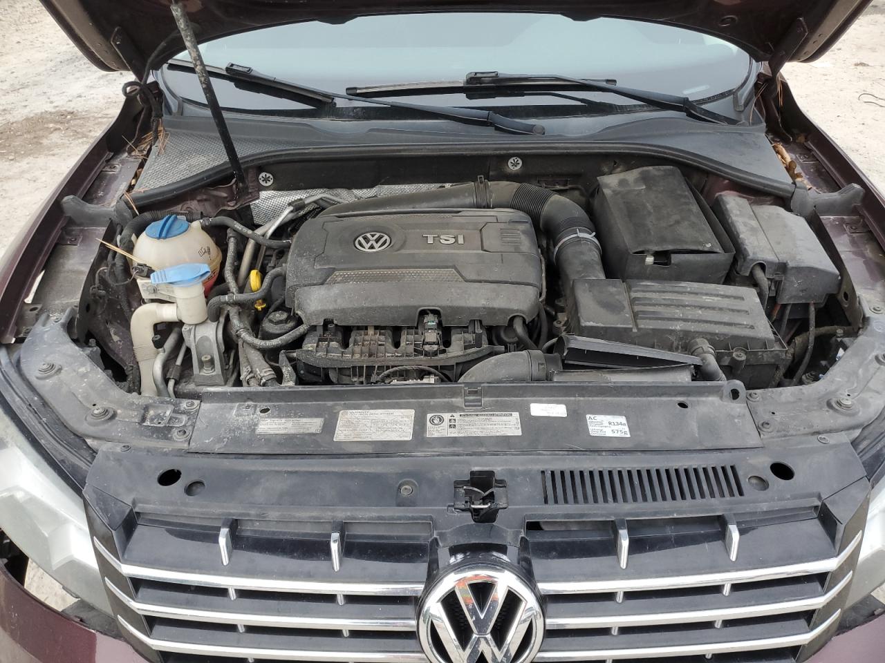 2014 Volkswagen Passat - Image 13