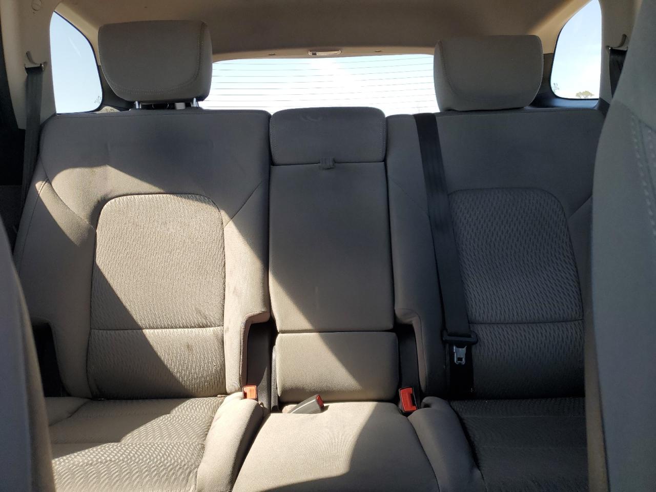 2018 Hyundai Santa Fe - Image 10