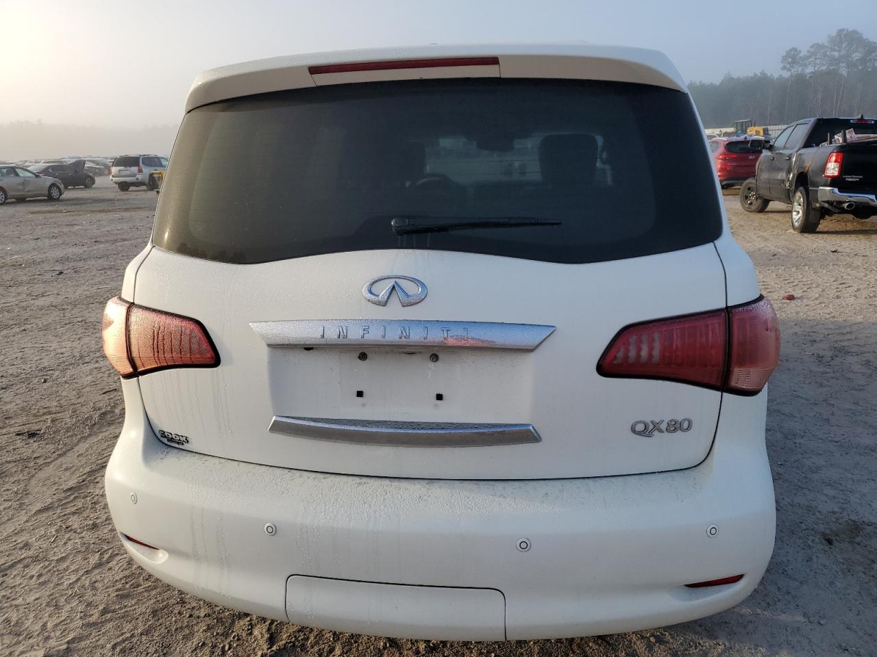 2014 Infiniti QX80 - Image 6
