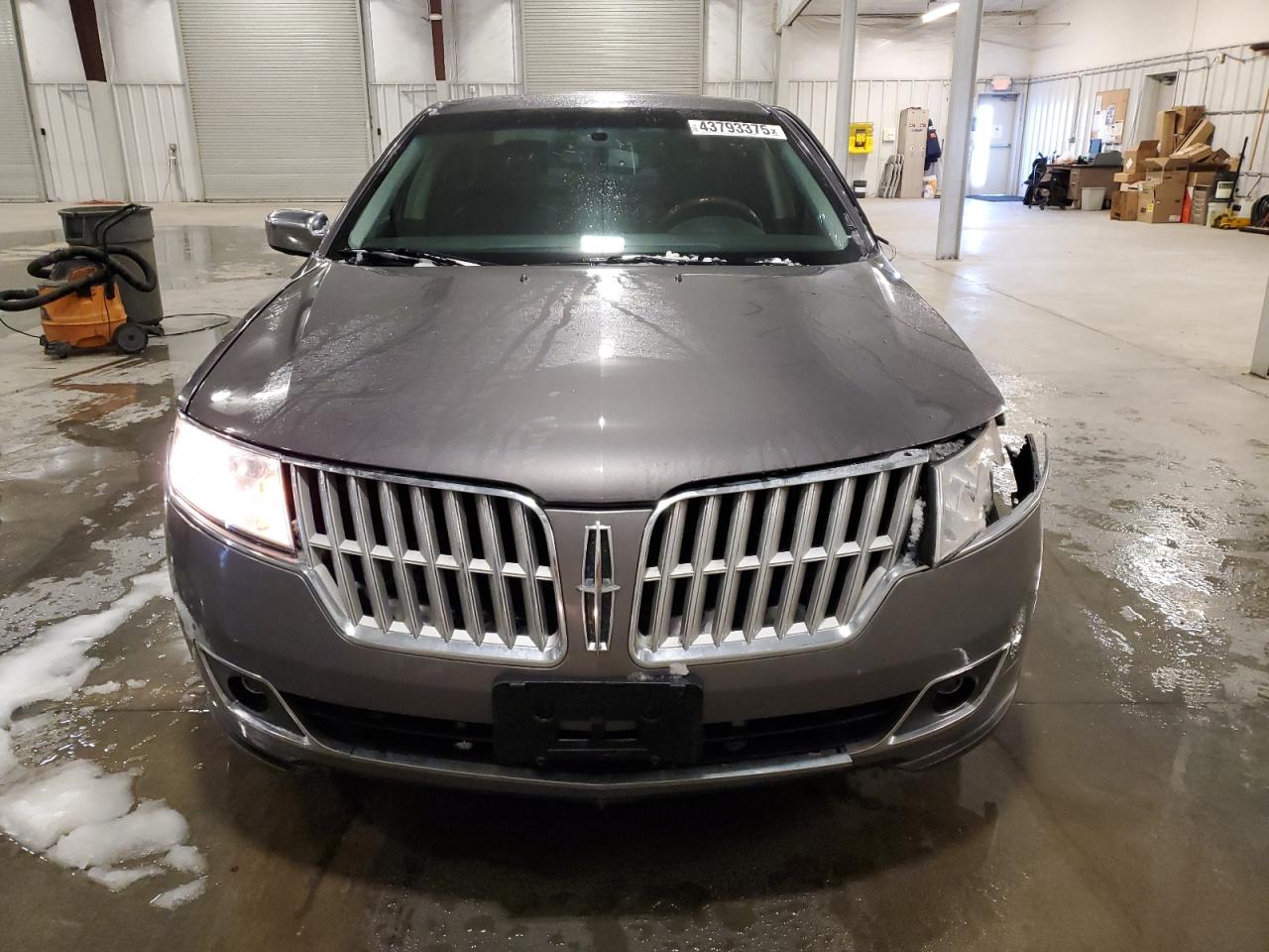 2012 Lincoln MKZ - Image 5