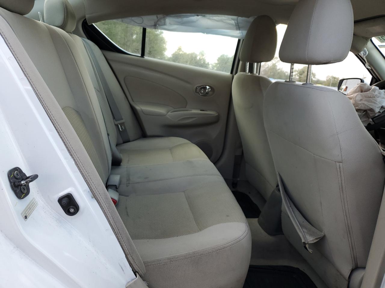 2015 Nissan Versa - Image 10