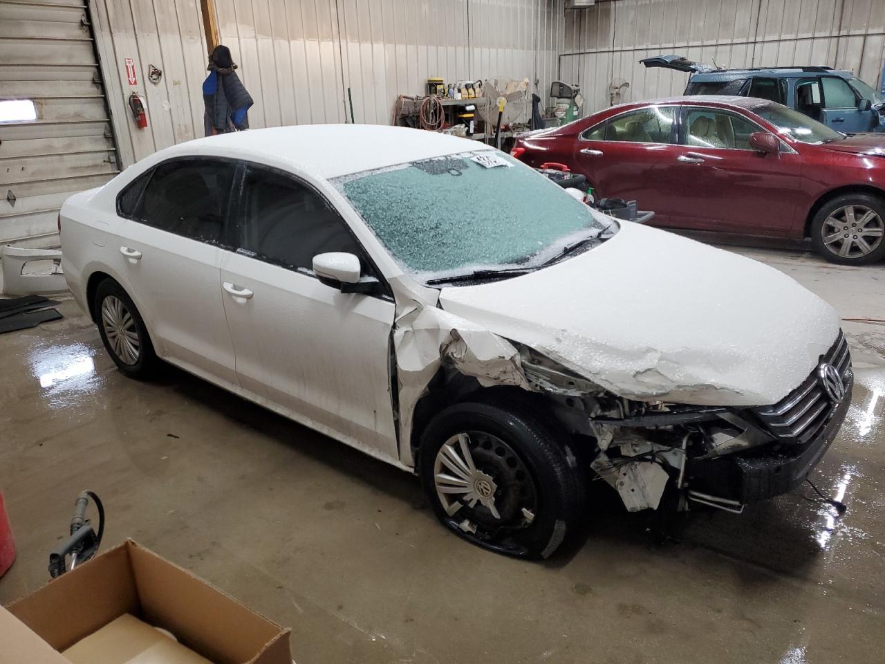 2015 Volkswagen Passat - Image 4