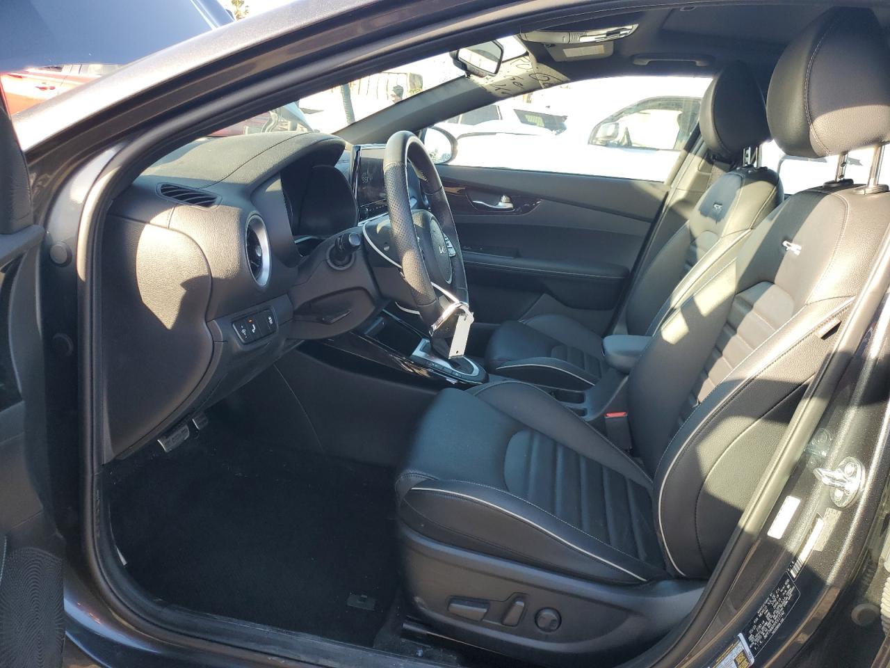 2023 Kia Forte - Image 7
