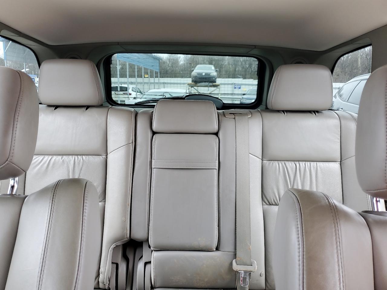 2012 Jeep Grand Cherokee - Image 10