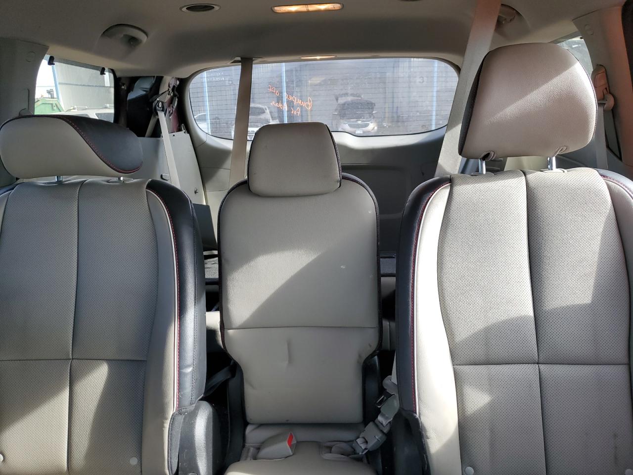2020 Kia Sedona - Image 10