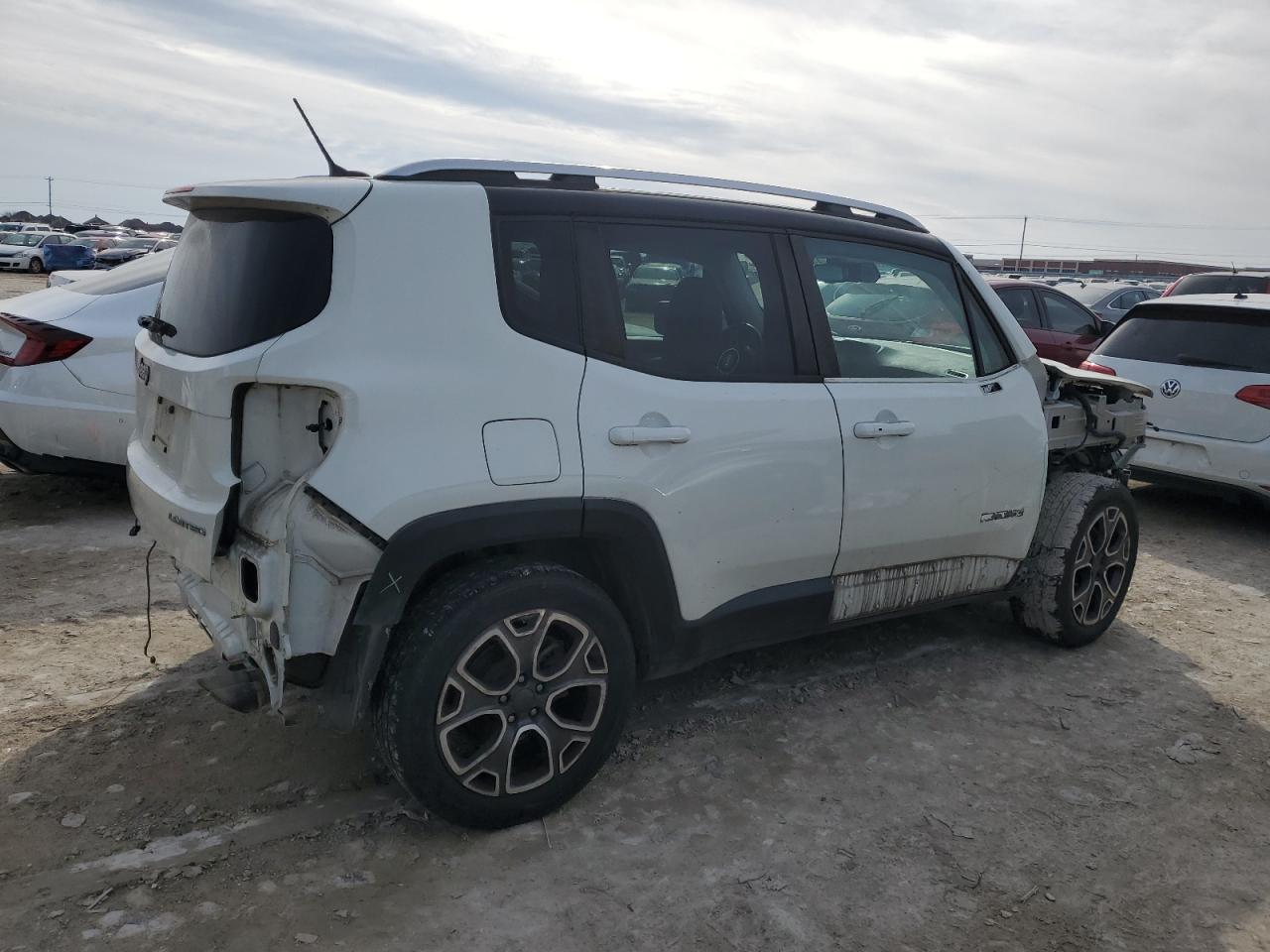 2016 Jeep Renegade - Image 3