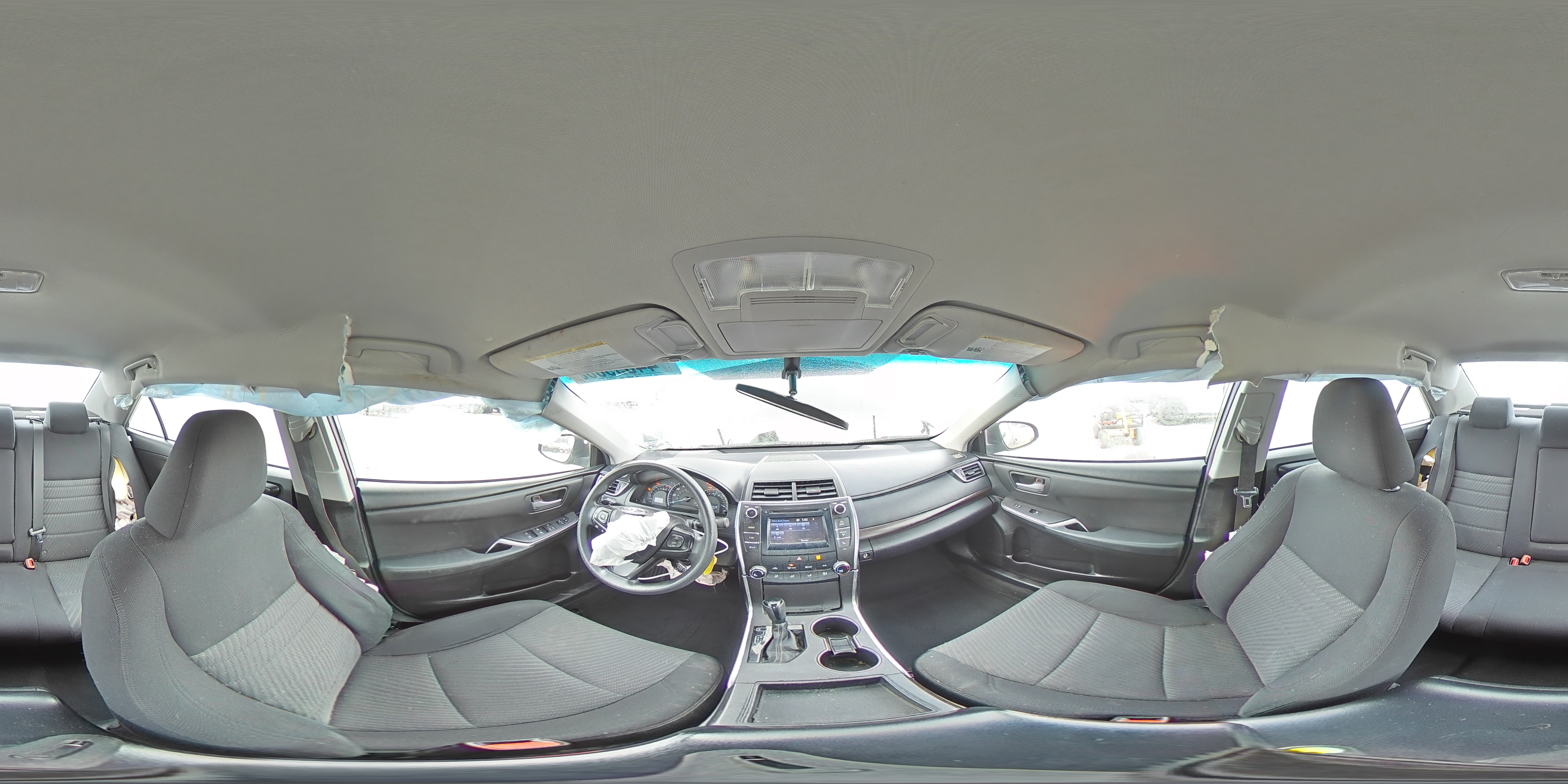 2015 Toyota Camry - Image 13