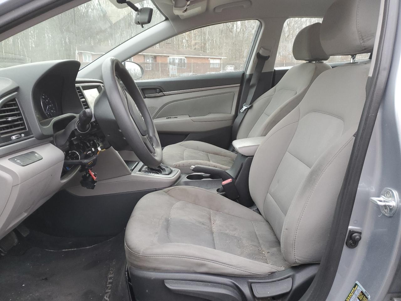 2017 Hyundai Elantra - Image 7