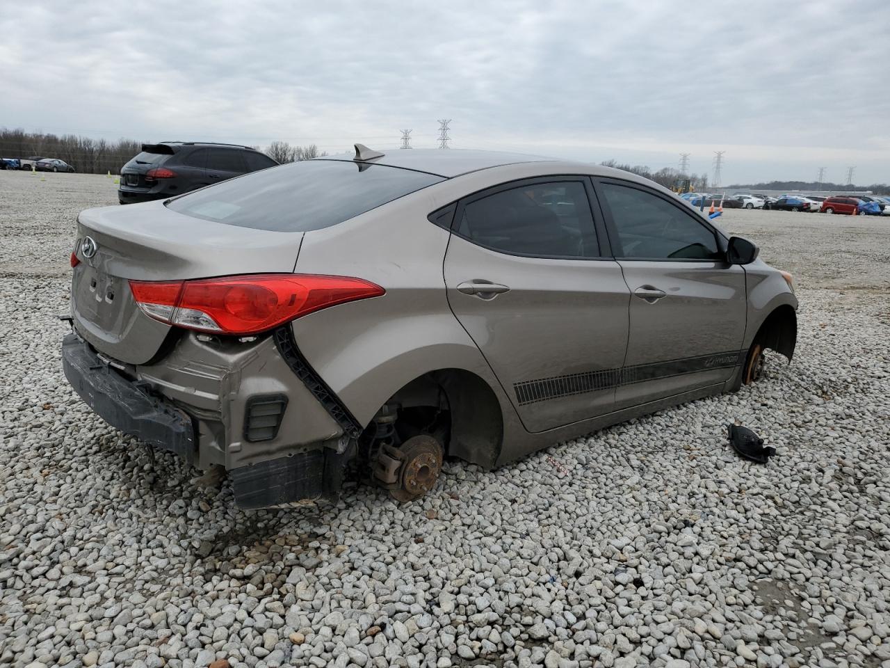 2013 Hyundai Elantra - Image 3