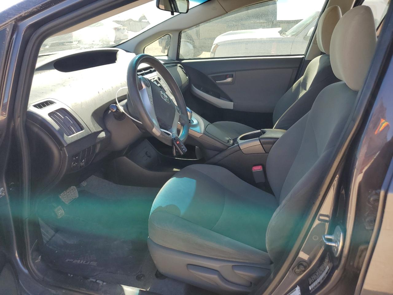 2013 Toyota Prius - Image 7