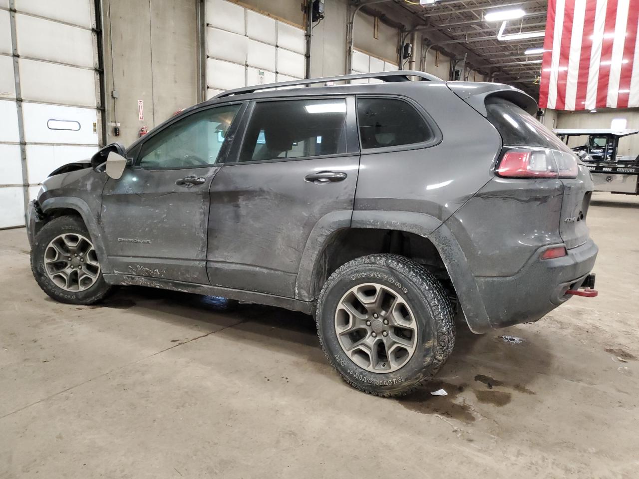 2020 Jeep Cherokee - Image 2