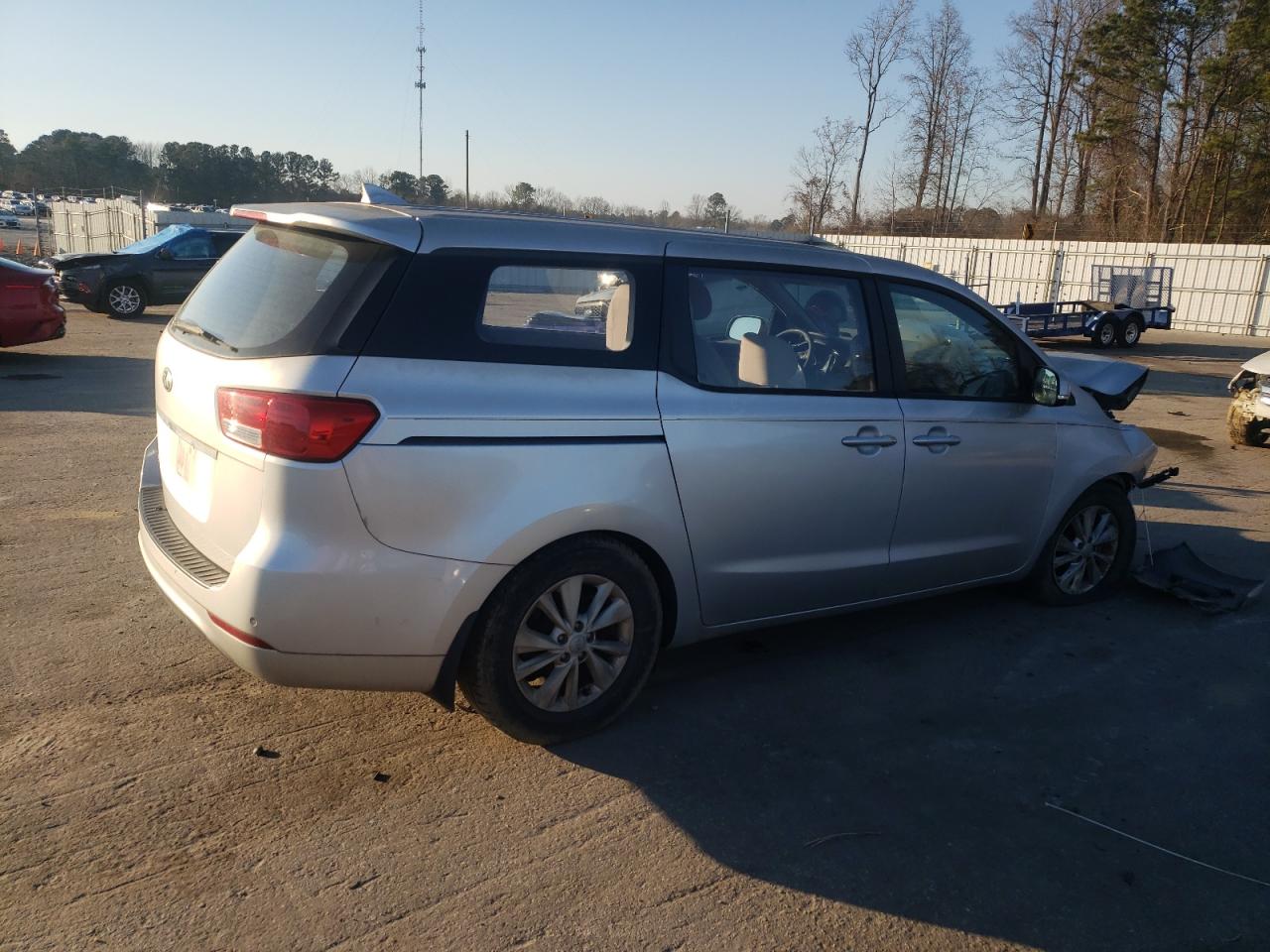 2015 Kia Sedona - Image 3