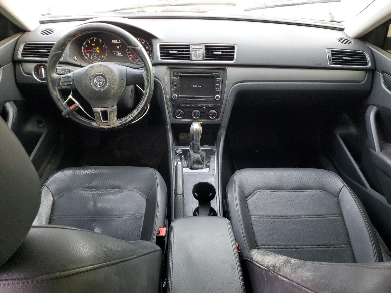 2015 Volkswagen Passat - Image 8