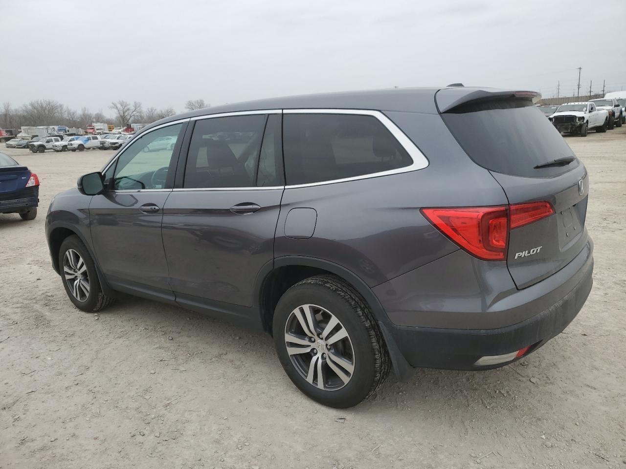2017 Honda Pilot - Image 2