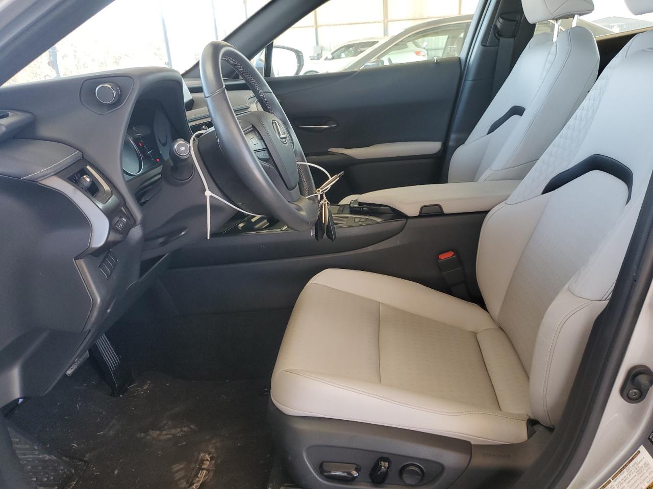 2020 Lexus UX - Image 7